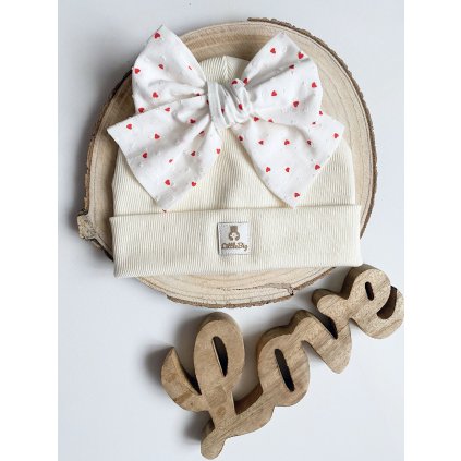 Čepice s mašlí srdíčka