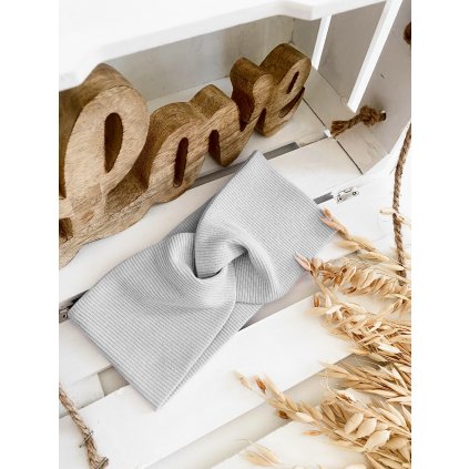 Čelenka z žebrovaného úpletu šedá