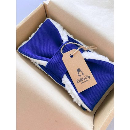 Šála z žebrovaného úpletu a beránkem královská modrá