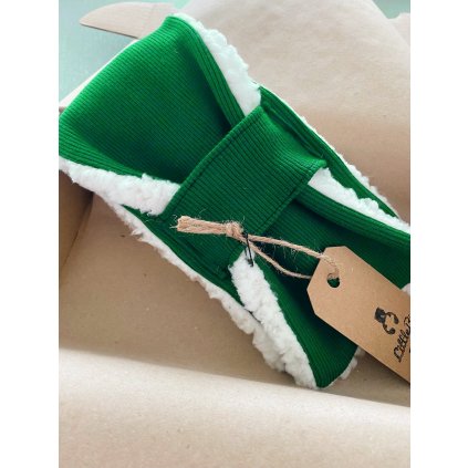 Šála z žebrovaného úpletu a beránkem zelená