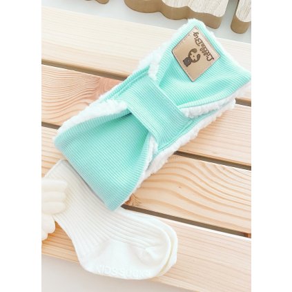 Šála z žebrovaného úpletu a beránkem mentolová