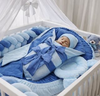 Set do postieľky pre chlapčeka v modrých odtieňoch. Skombinovali sme nezábudkovú a kráľovsky modrú farbu a ručne vyrobili...