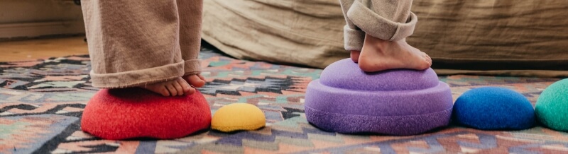 Bosé nohy, stimulace chodidel, Stapelstein