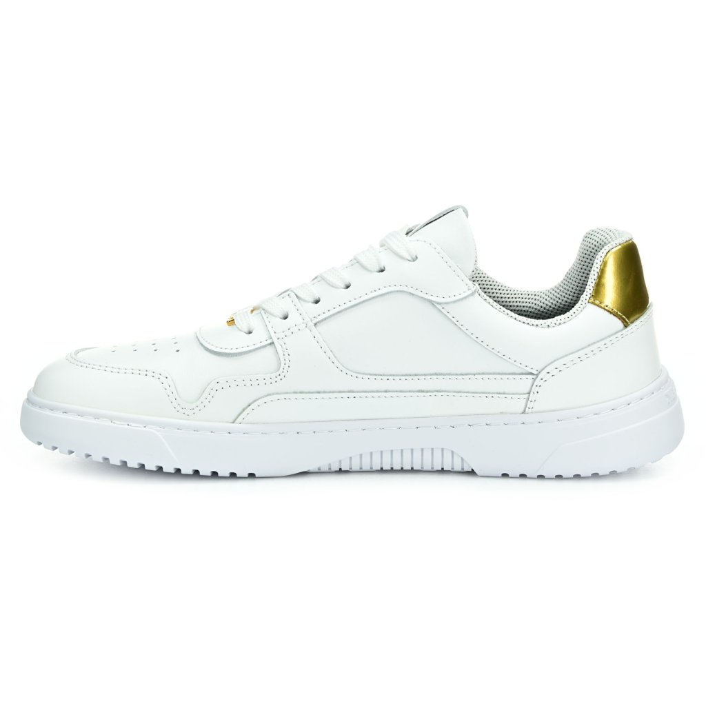 bílé podzimní tenisky