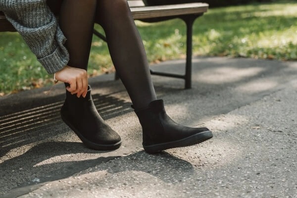 Barefoot chelsea