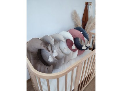 Vankúš na kojenie Mesiac - Rôzne farby