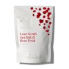 Tělový peeling s mořskou solí, esencemi a okvětními lístky růží Love Scrub