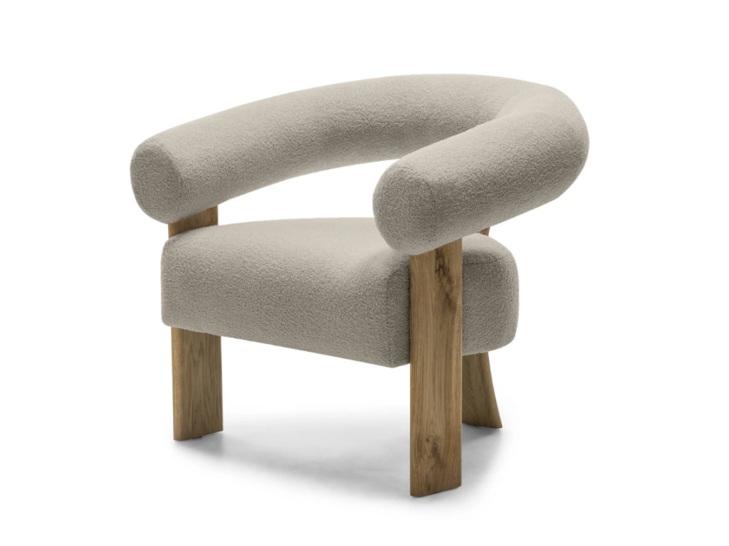 Designové křeslo KOKEI béžové – elegantní tvar a dubové nohy