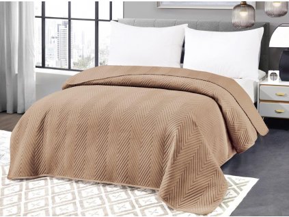 Světle hnědý sametový přehoz na postel se vzorem ARROW VELVET (Dimenzije 200 x 220 cm)