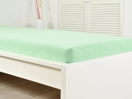 Světle zelené jersey prostěradlo ALVORA 90 x 200 cm pro pohodlný spánek