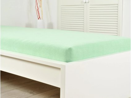 Světle zelené froté prostěradlo EXCLUSIVE 70x140 cm – měkké a pohodlné pro dětskou postýlku