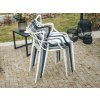 Elegantní bílá plastová rozkládací židle s inovativním designem