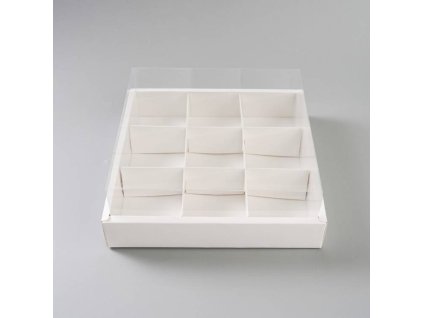 cukrarska krabice s pruhlednym vikem a delici vlozkou 25 x 25 x 10 cm 3