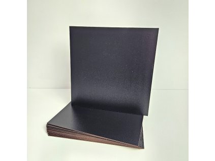 Pevná dřevovláknitá černá podložka čtverec 10ks, 22cm - tmavě hnědá hrana