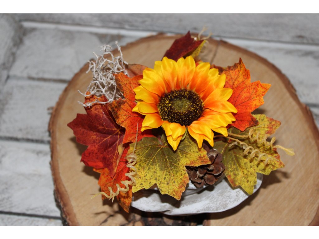 Podzimní dekorace v betonové růžičce – odolná, stabilní a krásná ozdoba vhodná i na pietu a hřbitov