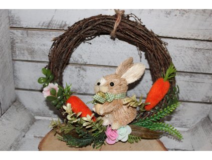 Proutěný věnec s králíčkem a květinami