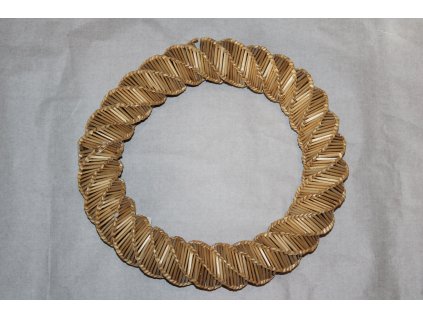 Slámový pletený věnec