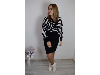 Pletené minišaty v dvojfarebnej kombinácii