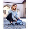 Pruhovaná crossbody kabelka na zips