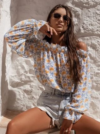 🌼🏵️💠Španielska blúzka MIA Nakúpiš tu : https://www.lmode.sk/spanielska-bluzka-mia/ Prineste do svojho šatníka kúsok...