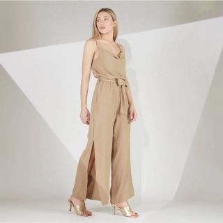 😍🏵️💋♥️ https://www.lmode.sk/overal-na-ramienka-camel/ Overal s ktorým sa budeš cítiť pohodlne a pritom fashion najdeš len...