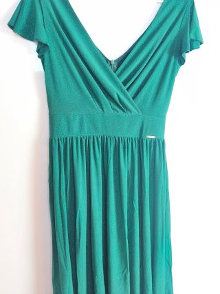 🛍️👇♥️ https://www.lmode.sk/saty-s-vystrihom-a-kratkym-rukavom-matilde/ Šaty s výstrihom a krátkym rukávom MATILDE ✨...
