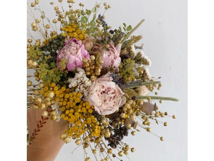 lokální kytice pivoňky