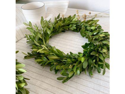 přírodní věnec buxus