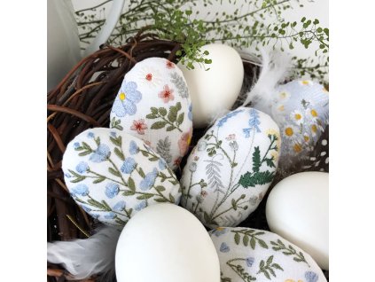 lněná velikonoční kraslice vyšívaná