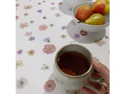 lněný ubrus Rozkvetlý