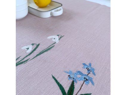 lněná dečka na stůl vyšívaná