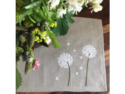 luxusní vyšívané prostírání