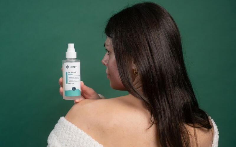 akne_na_zadech_priciny_1