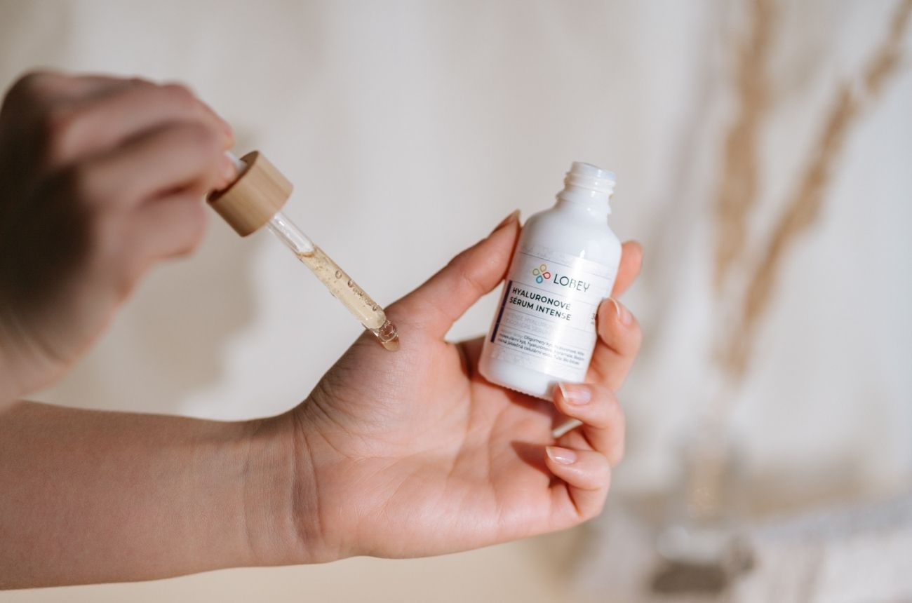 hyaluronove_serum