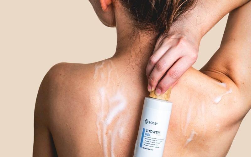 jak_se_zbavit_akne_na_zadech