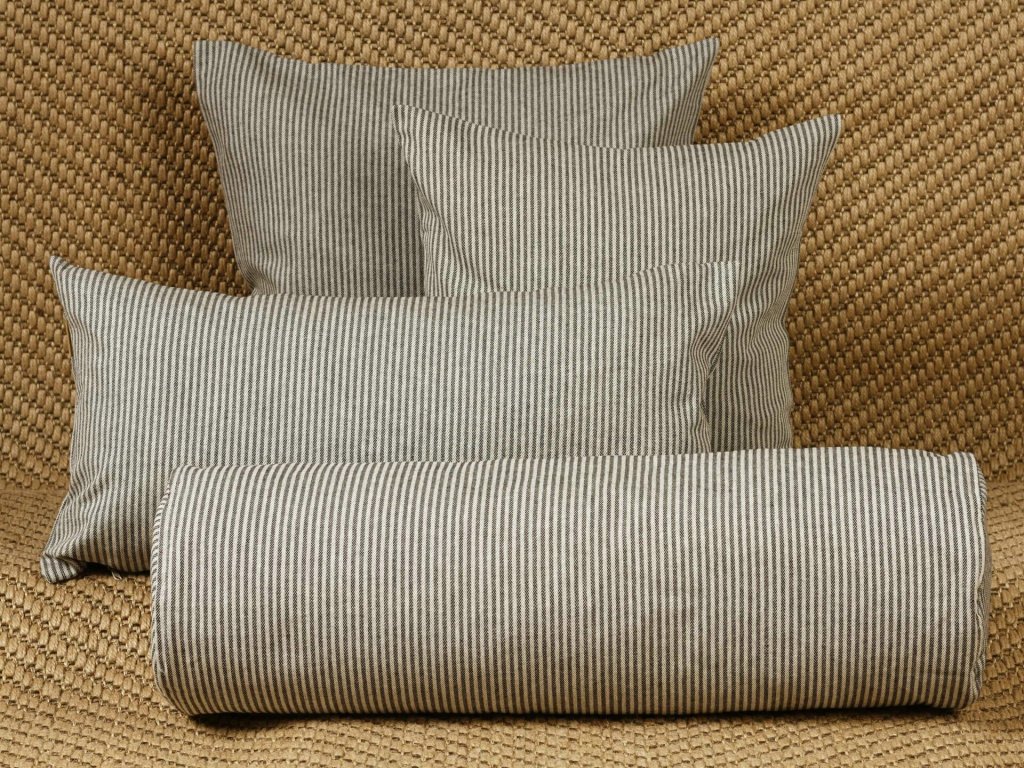 Pillow - Black stripe