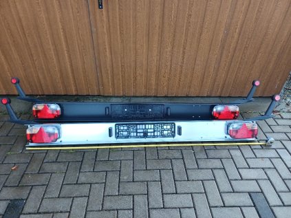 bazar-zadni-svetelne-celo-pro-prives-od-1300-kg