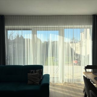 ✨ Nová realizácia záclon na mieru ✨ U zákazníčky sme skombinovali jej vlastné závesy s novou jemnou záclonkou, ktorá celý...