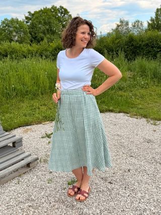 Mušelínová sukně Mia 🩵☀️ Na e-shopu ji najdete ve spoustě barev. 🥰 Rády Vám ji také upravíme na míru. ✂️ #lokasrdcem...