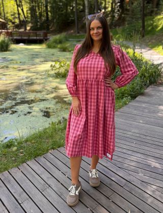 Bavlněné šaty Anie jsem právě přidala na e-shop. ❤️ Zatím je mám vyfoceny pouze v této barvě, ale rády Vám je ušijeme v...