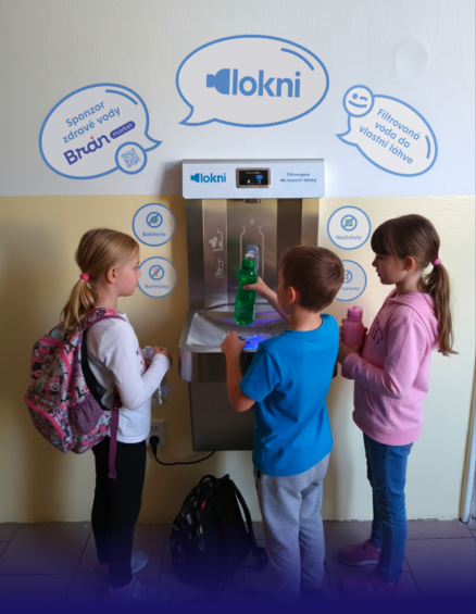 Lokni + BrainMarket = zdravá voda pro školáky. Už 119 tisíc litrů a 238 tisíc ušetřených PETek!