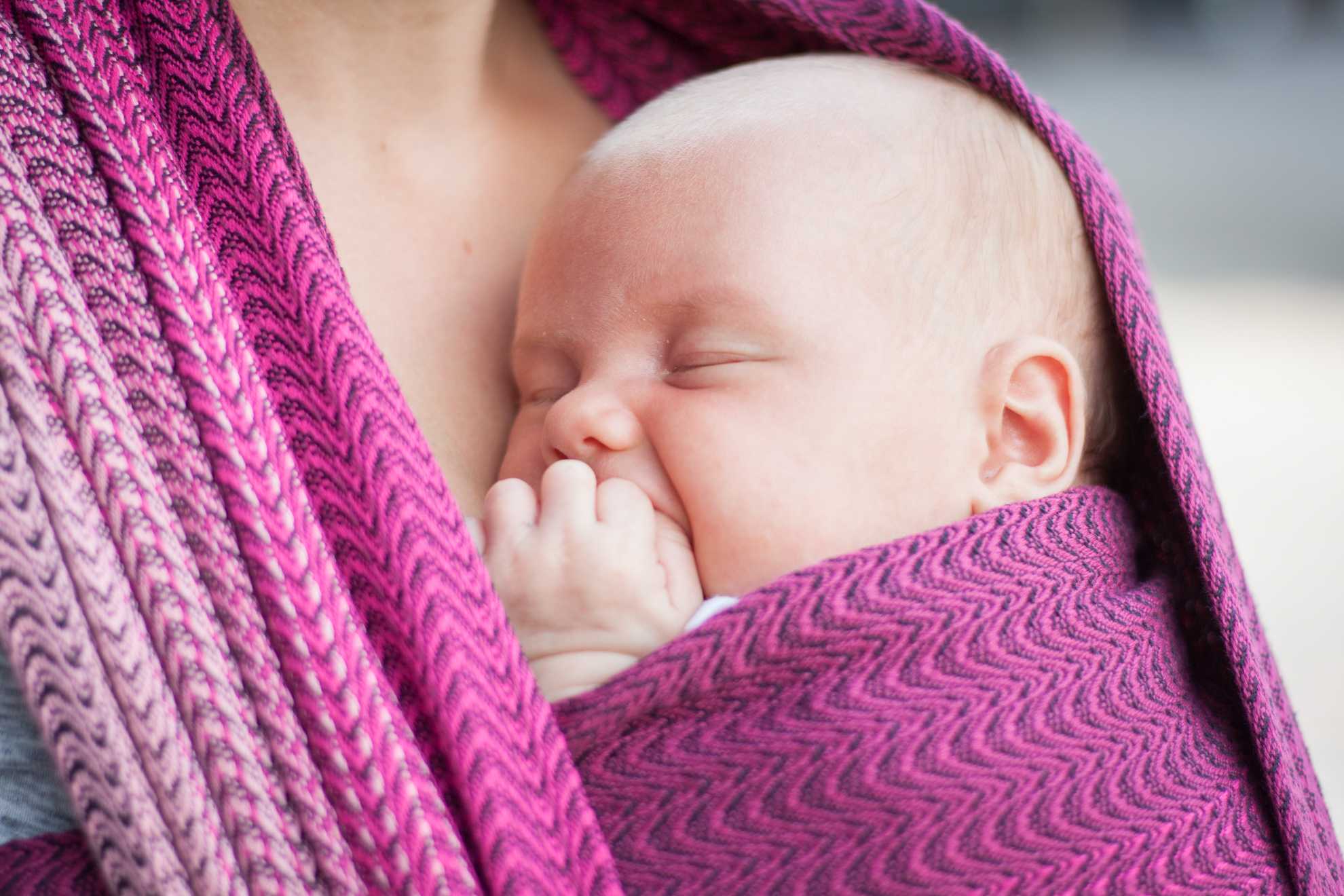 Ukolébavka do šátku