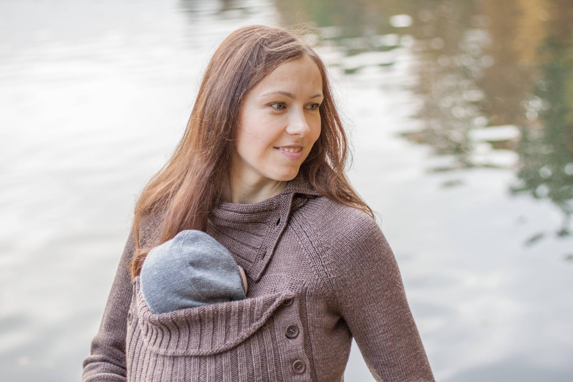 Svetry na nošení dětí