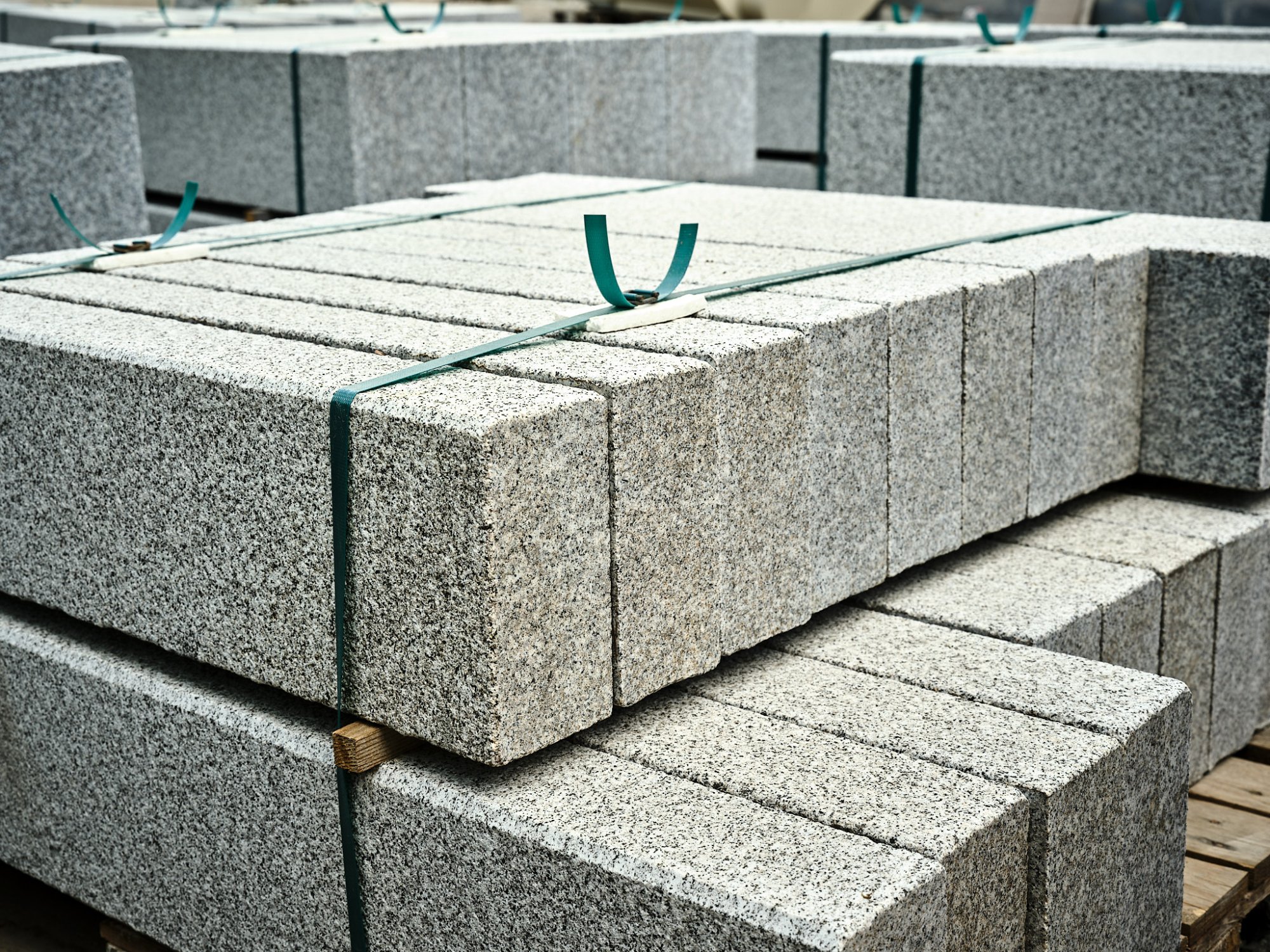 Obrubníky OP7 skladem k okamžitému odběru