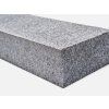 Žulový obrubník OP5 20x20x80-120 cm pro chodníky a okraje