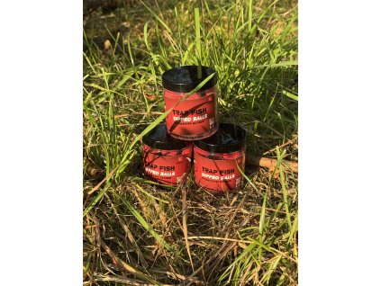 TRAP FISH Obalované koule DIPPED BALLS - STRAWBERRY EXTREM