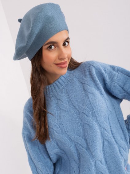 Světle modrý hřejivý baret