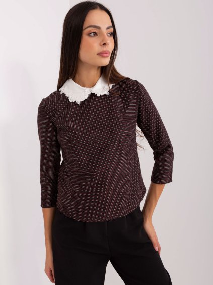 (Vel. 38) Černá kratší elegantní vlněná halenka s krajkovým límečkem (Velikost 38)