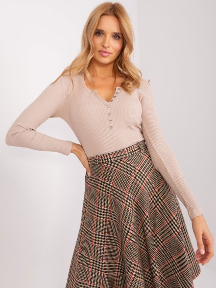 Béžové tričko s výstřihem