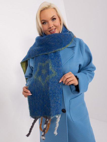 Modrá široká šála s třásněmi